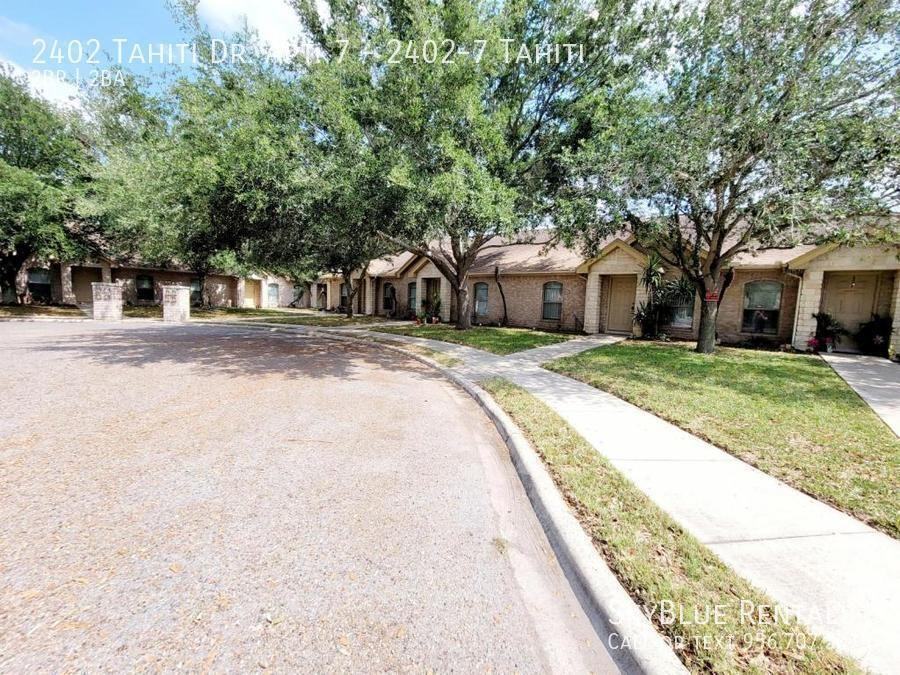 2402 Tahiti Dr Apt 7 - Photo 4 of 24