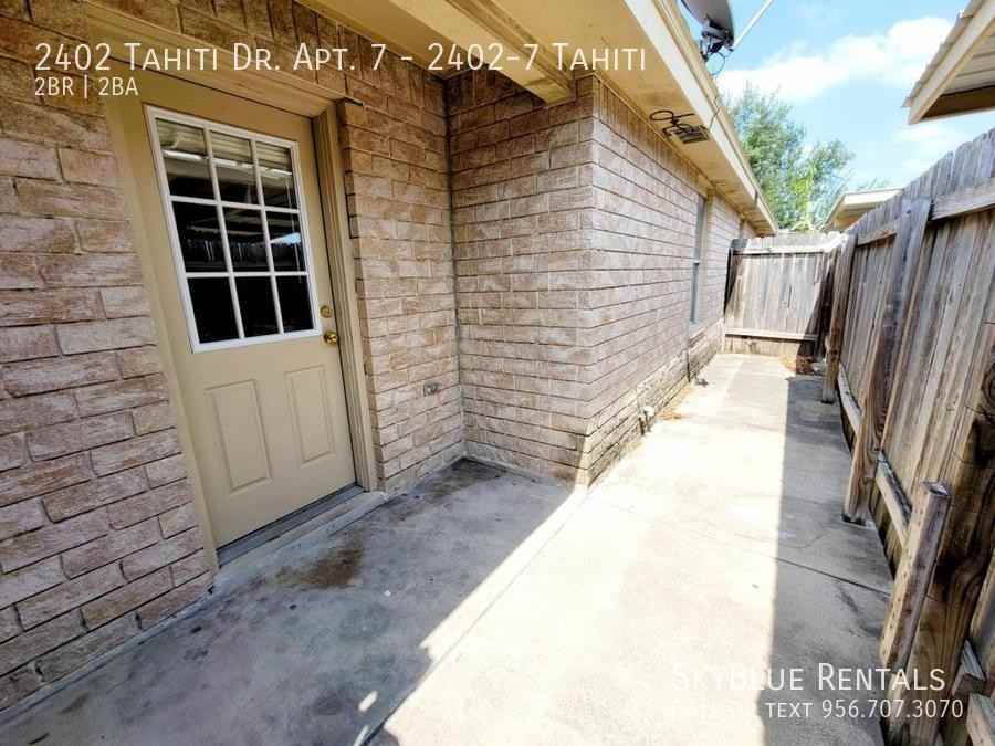 2402 Tahiti Dr Apt 7 - Photo 6 of 24