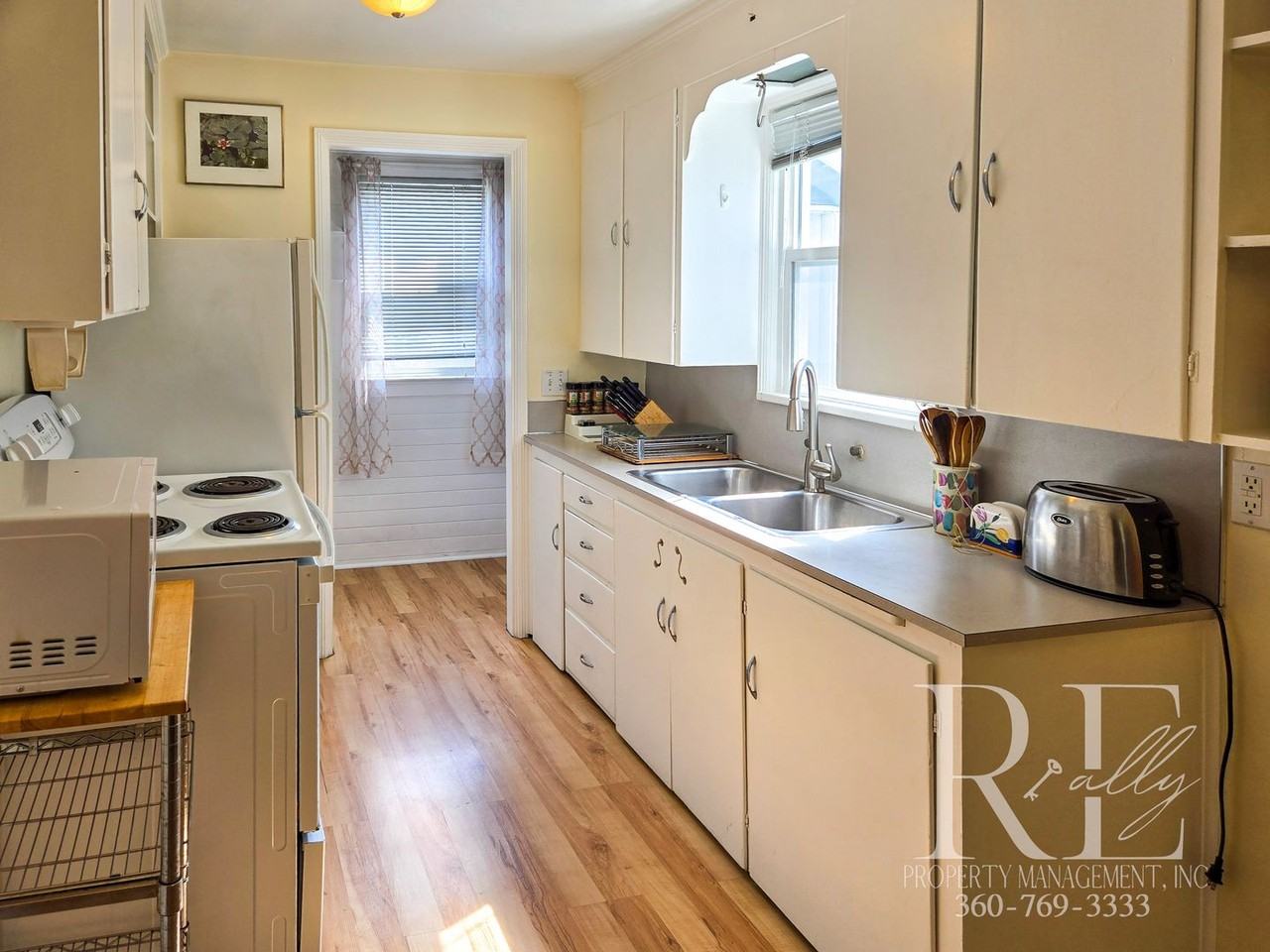 1217A Burwell St - Photo 5 of 13