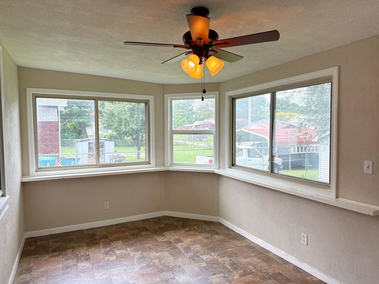 850 Rice St - Photo 2 of 20