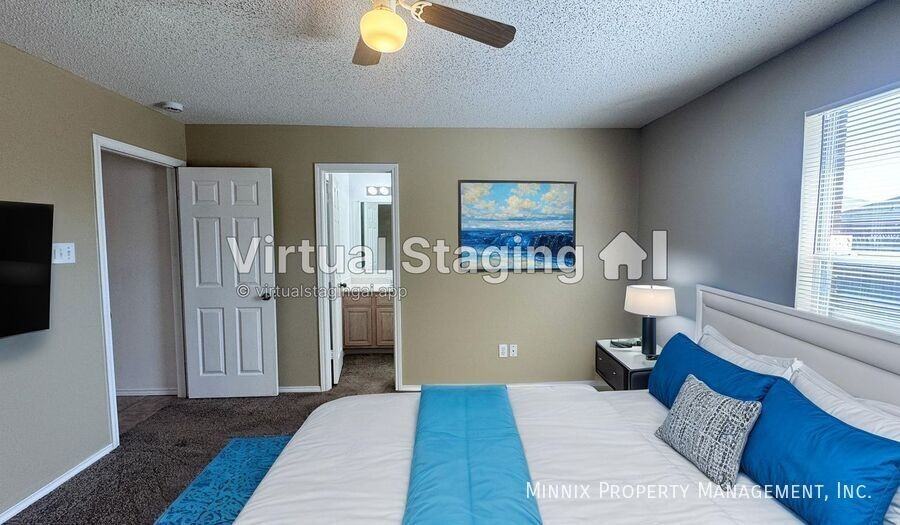 525 North Iola Avenue - Photo 3 of 32