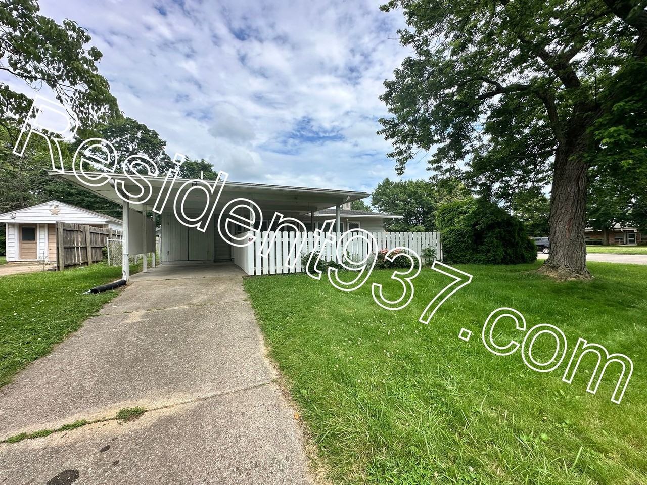 2132 Colton Dr - Photo 2 of 19