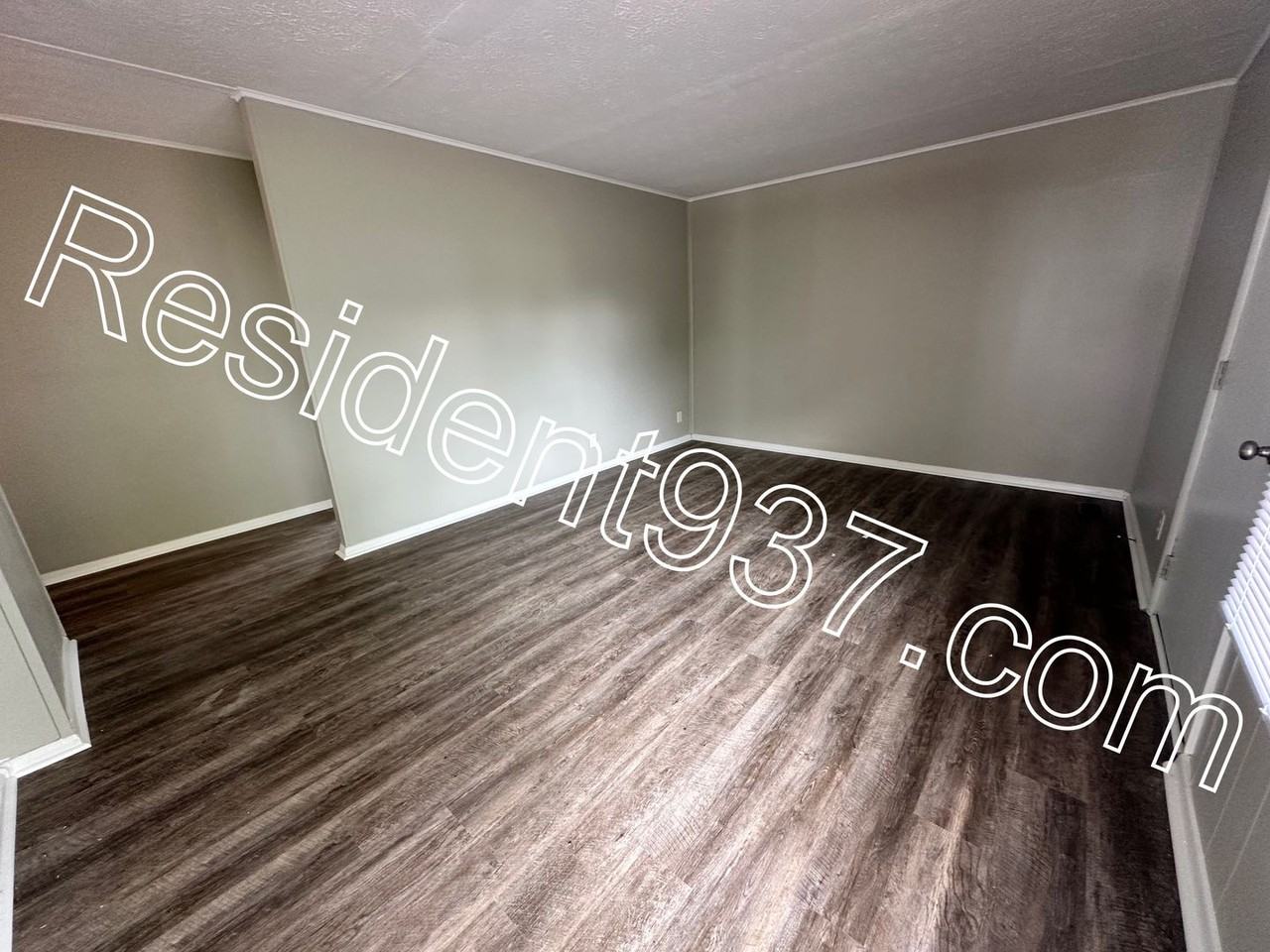2132 Colton Dr - Photo 4 of 19