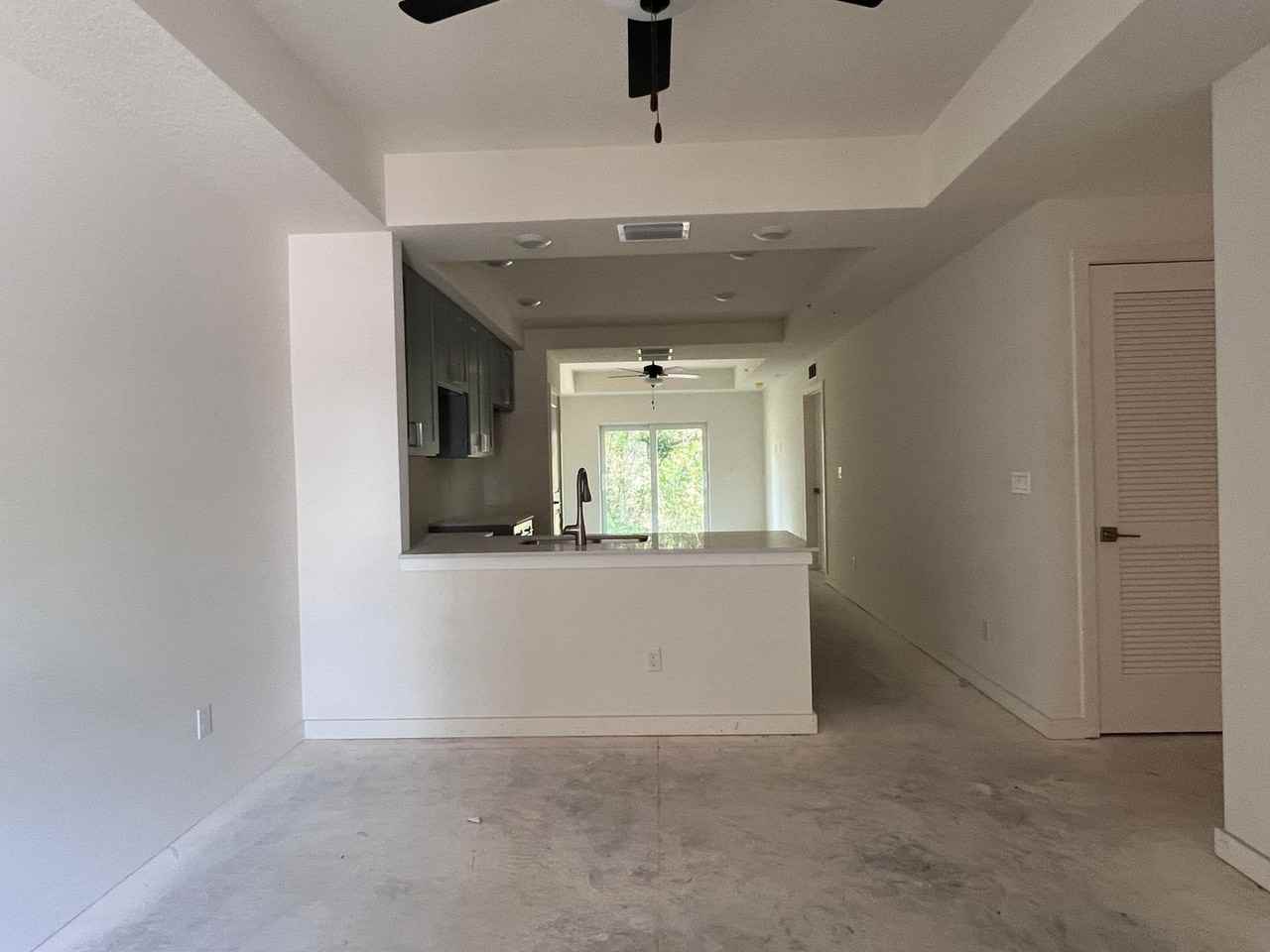 3164 Oleander Ave - Photo 6 of 10