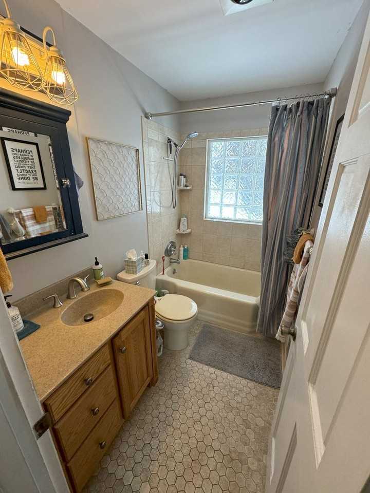 4825 Georgia Ave N - Photo 3 of 15