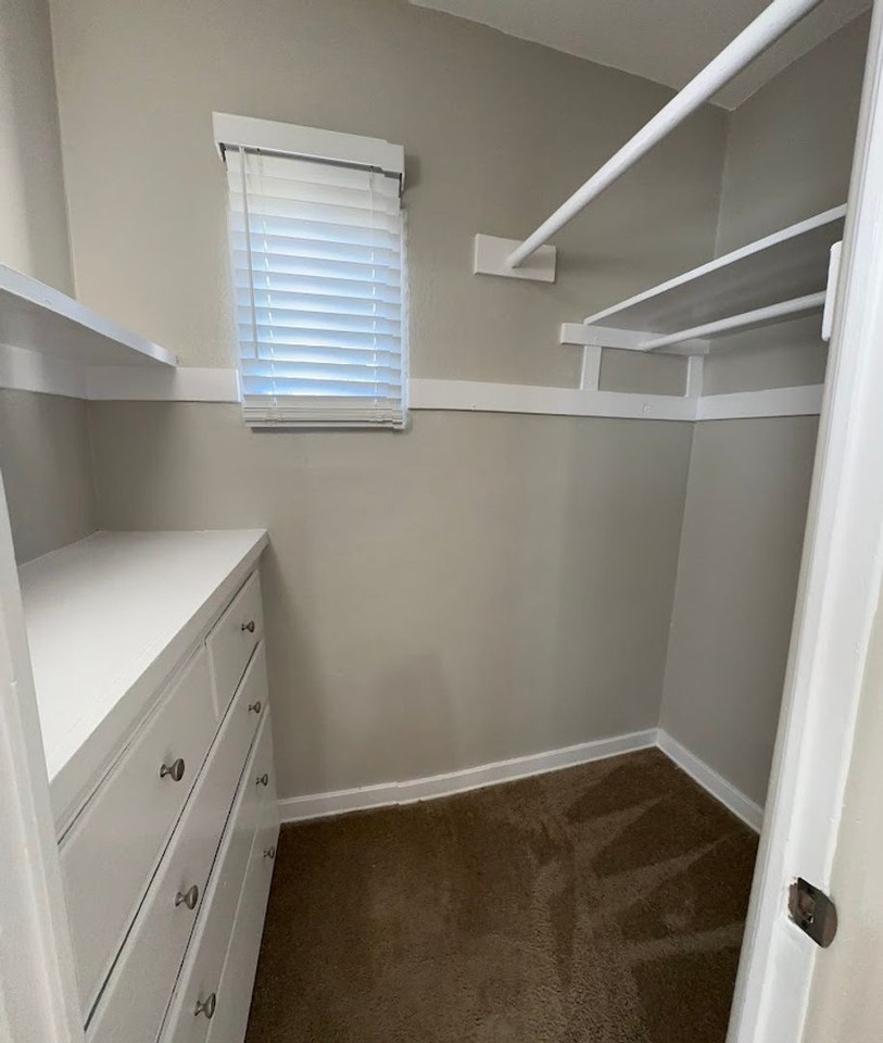 2520 Cedar Ave - Photo 7 of 23