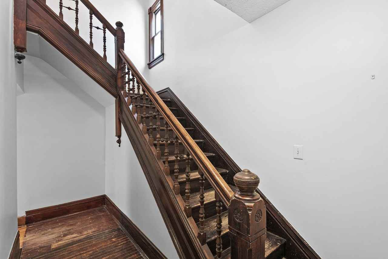 3624 Bloomington Ave - Photo 3 of 21