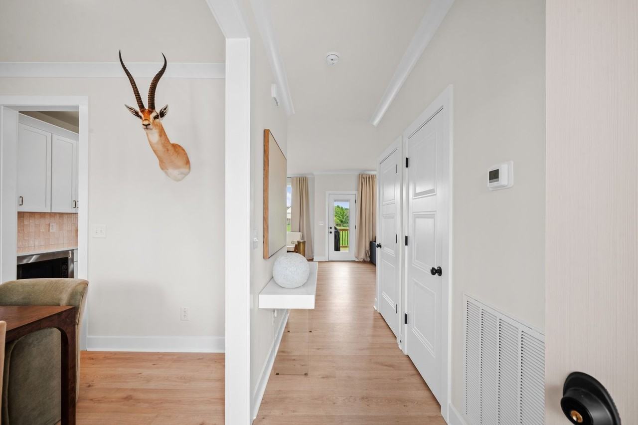 1601 Legacy Ct - Photo 3 of 50