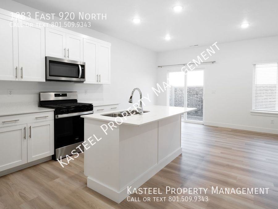 1283 E 920 N - Photo 3 of 19