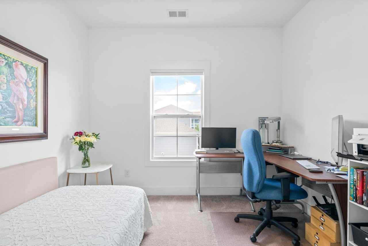 372 Augusta Ave - Photo 2 of 45