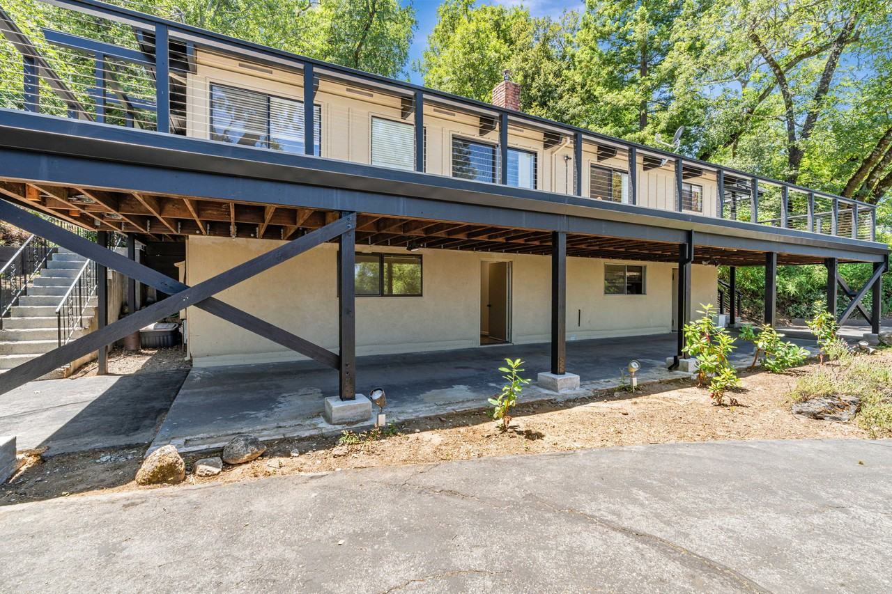 24 El Rey Rd - Photo 2 of 50