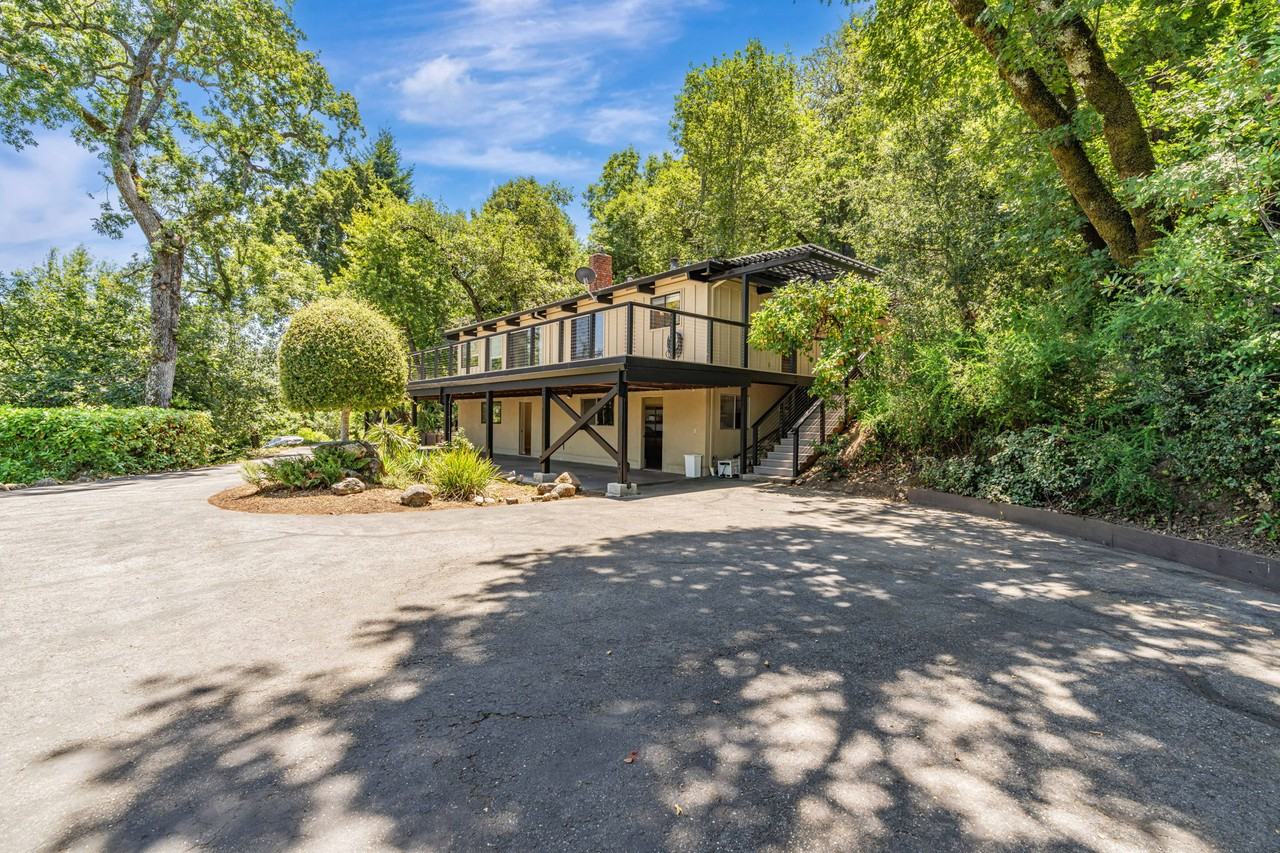 24 El Rey Rd - Photo 3 of 50