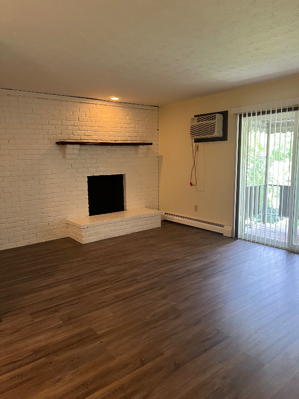 2065 Sutton Ave #21 - Photo 3 of 19