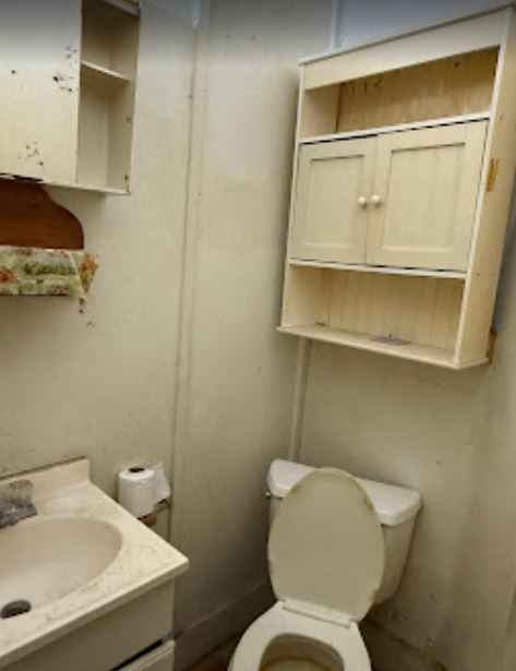 2055 N Union St - Photo 3 of 9