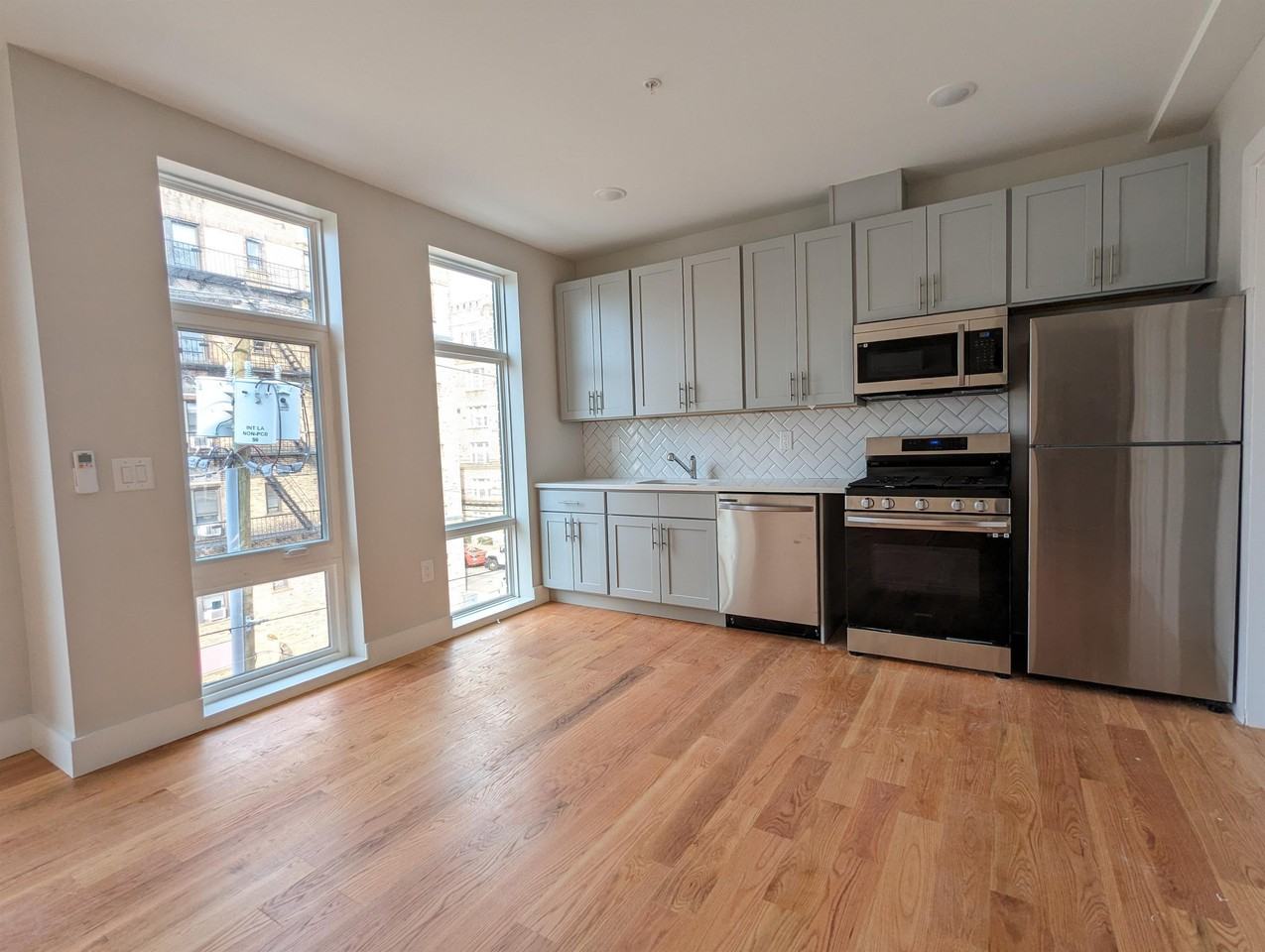 308 Academy Street - Photo 4 of 8