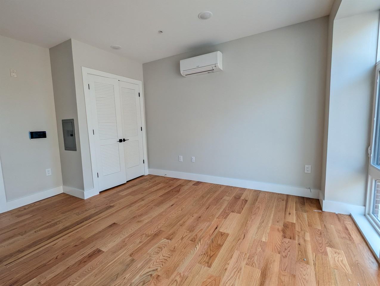 308 Academy Street - Photo 5 of 8