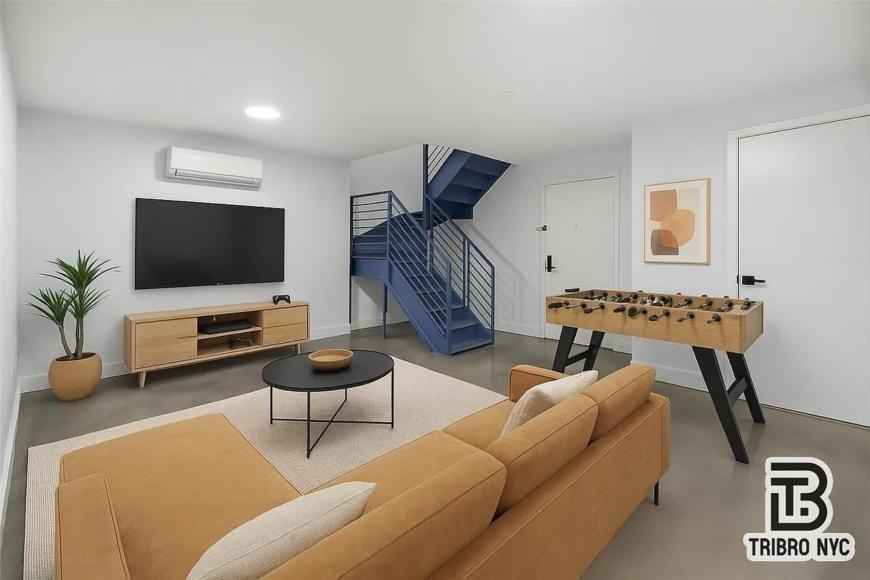 771 Lexington Ave - Photo 5 of 7