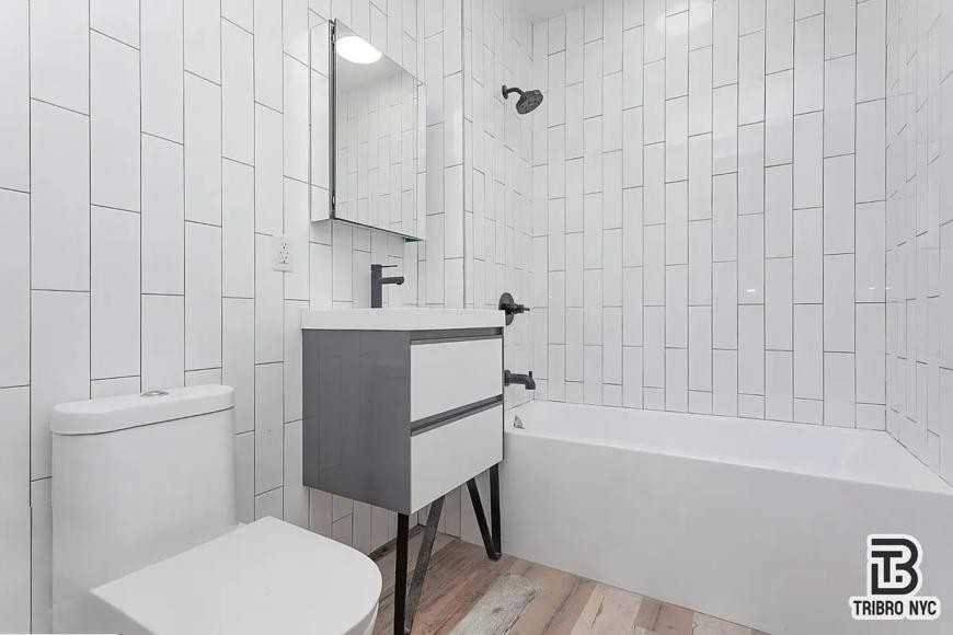 771 Lexington Ave - Photo 6 of 7