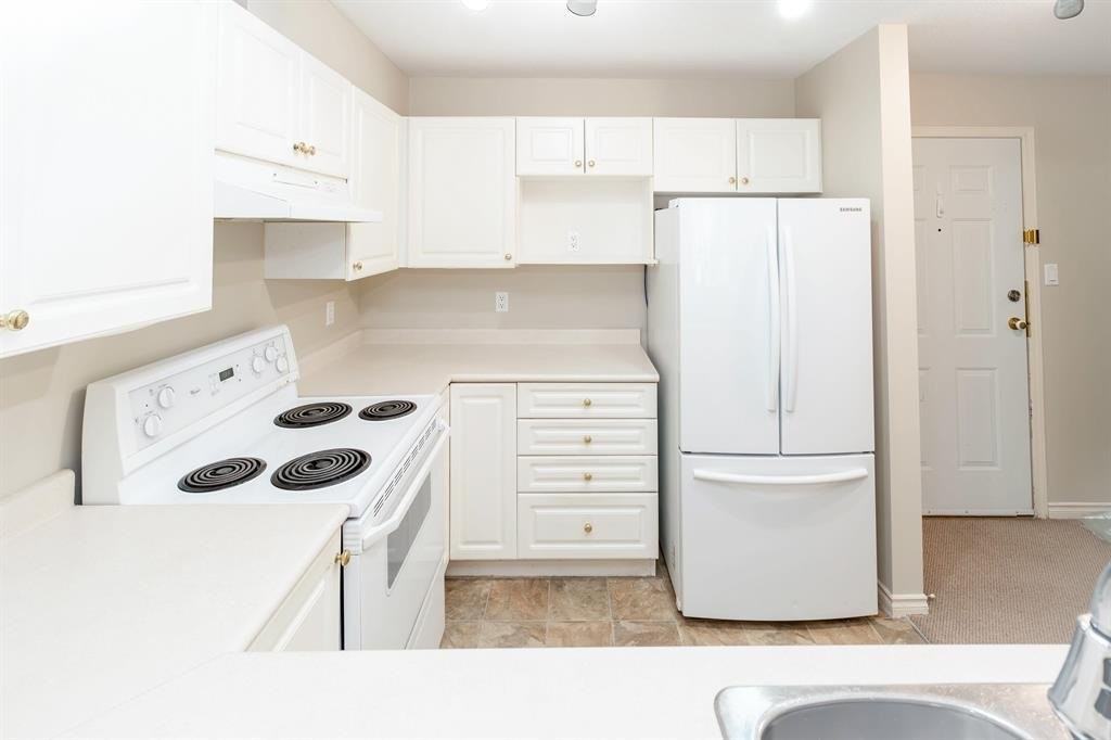 12207 224 St - Photo 2 of 11