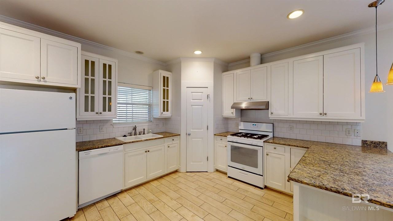 6052 Magnolia Pl E - Photo 4 of 19