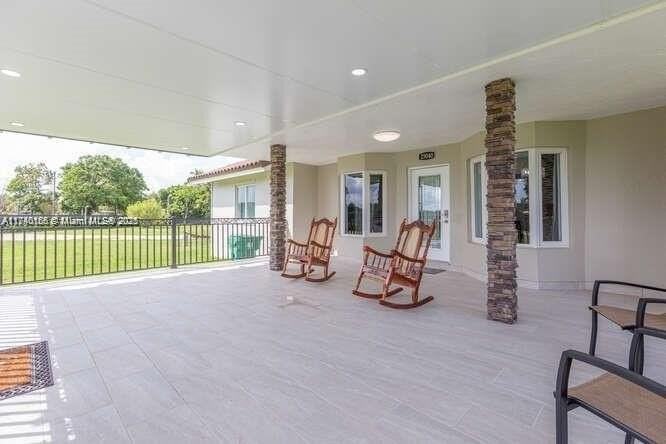 25040 Sw 222nd Ave - Photo 2 of 41