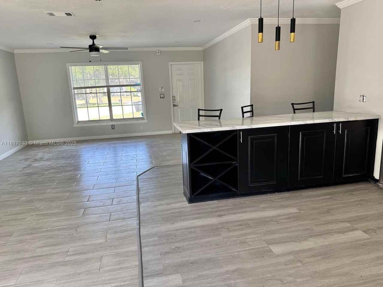 1822 Se Oxmoor Ct - Photo 2 of 19