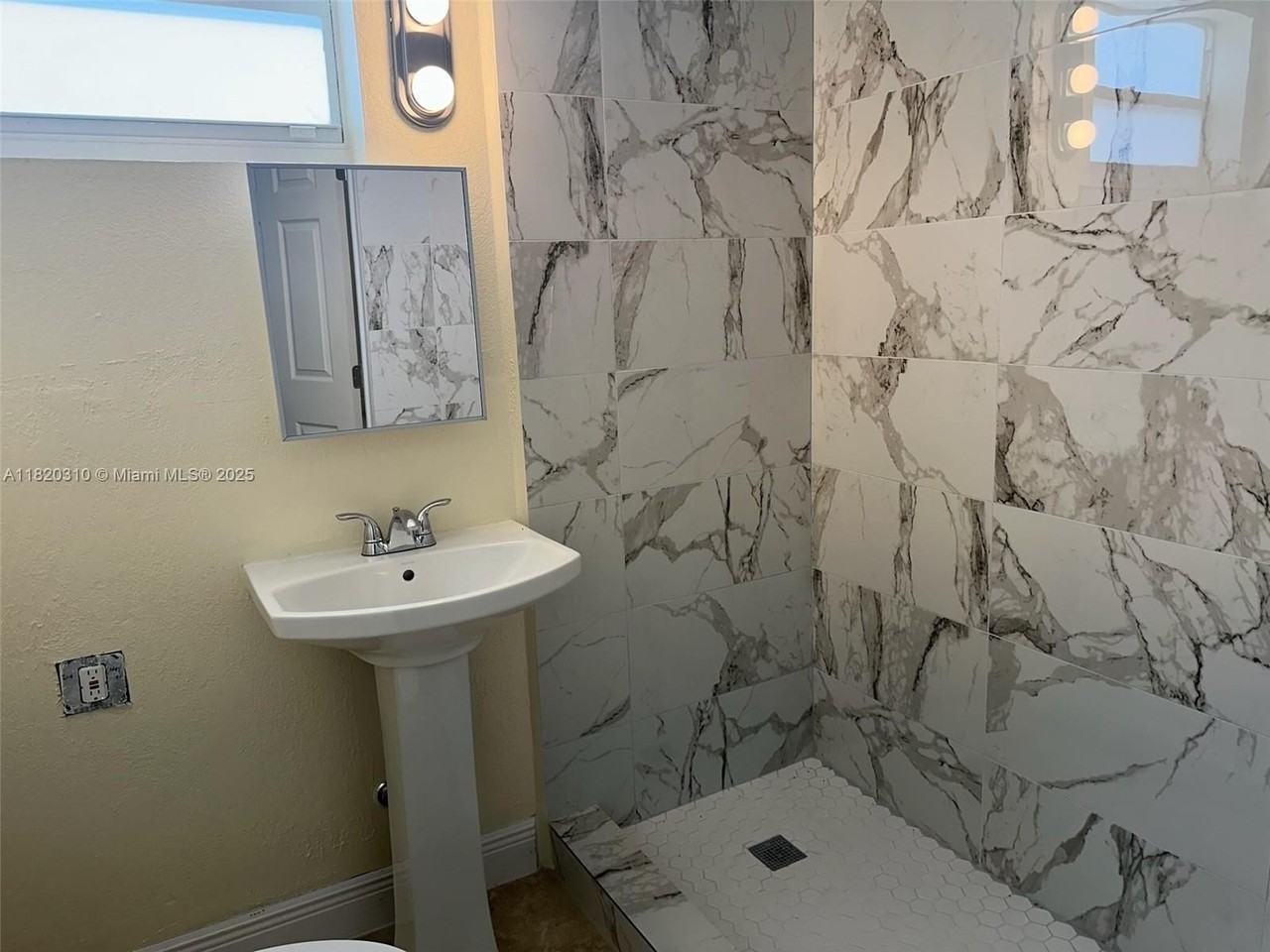 17625 Sw 160th Ave #2 - Photo 3 of 15