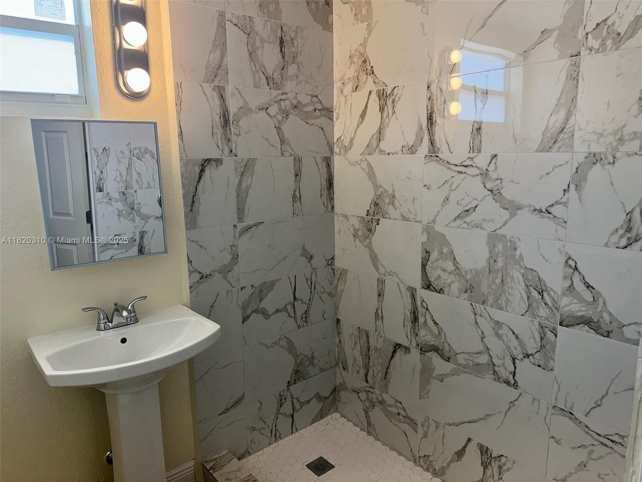 17625 Sw 160th Ave #2 - Photo 5 of 15