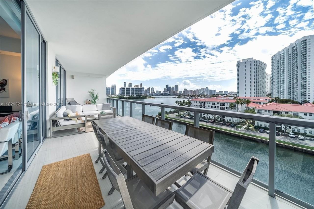 3250 Ne 188th St #606 - Photo 7 of 27