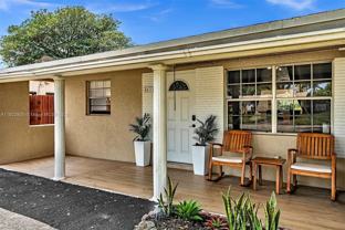 4633 Sw 28th Ave - Photo 1 of 1