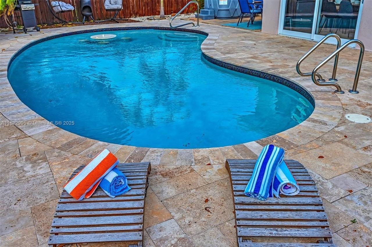 4633 Sw 28th Ave - Photo 2 of 50