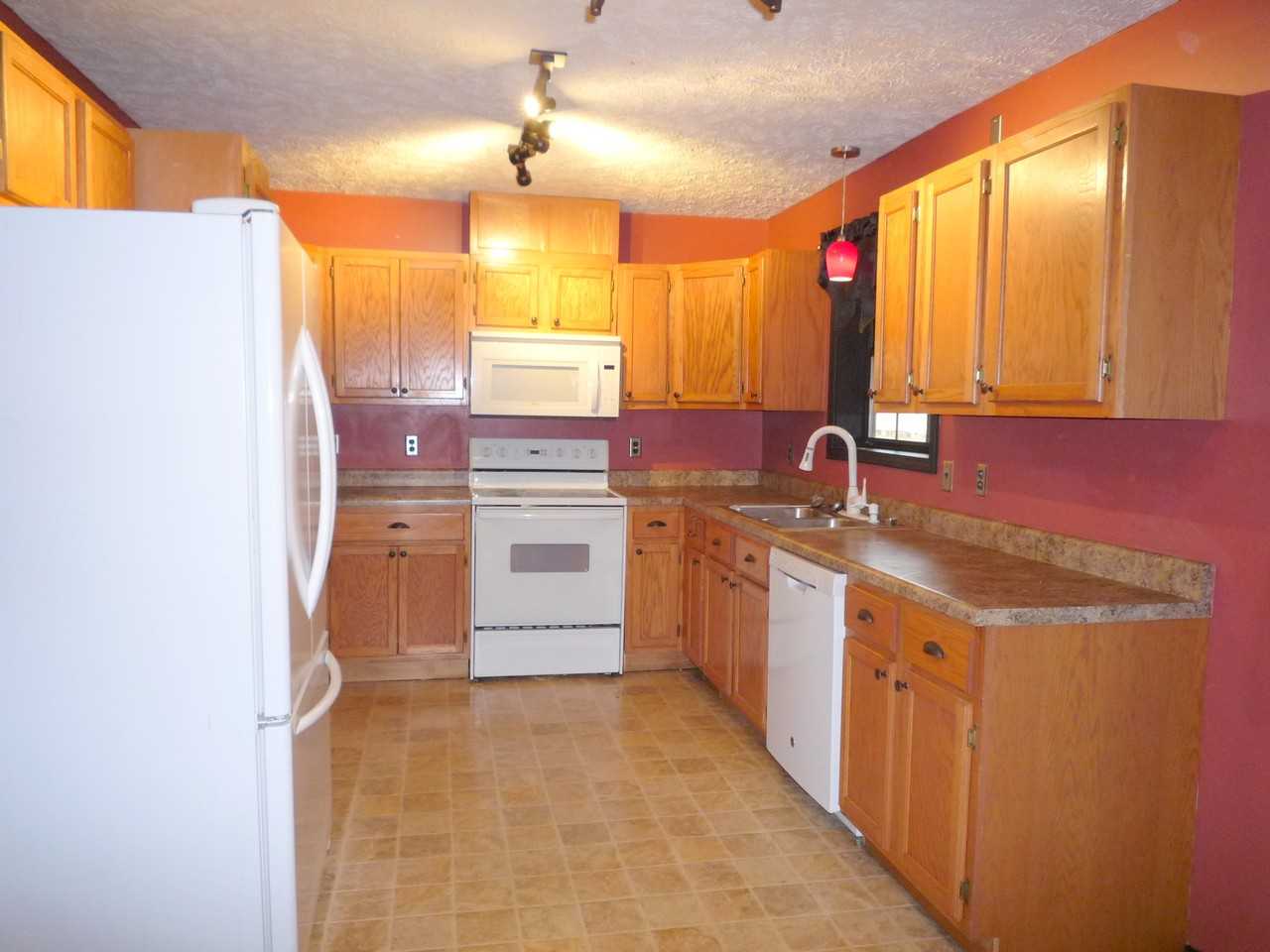 191 Ravine Dr - Photo 2 of 26