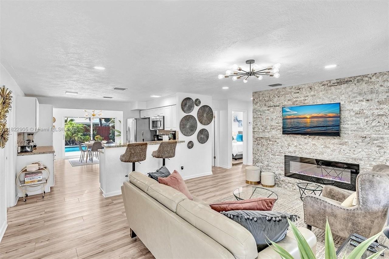 4633 Sw 28th Ave - Photo 3 of 50