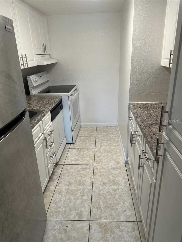 778 Ridenhour Cir #778 - Photo 5 of 6