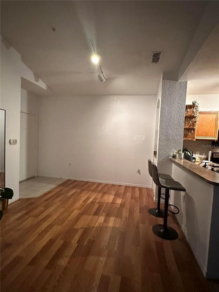 6141 Metrowest Blvd #303 - Photo 7 of 40