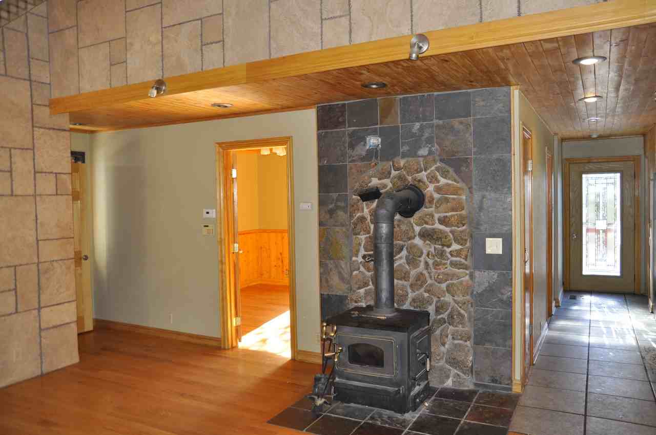 443 Evergreen Rd - Photo 3 of 27