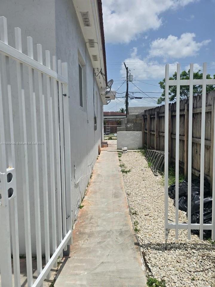 375 W 56th St - Photo 2 of 8