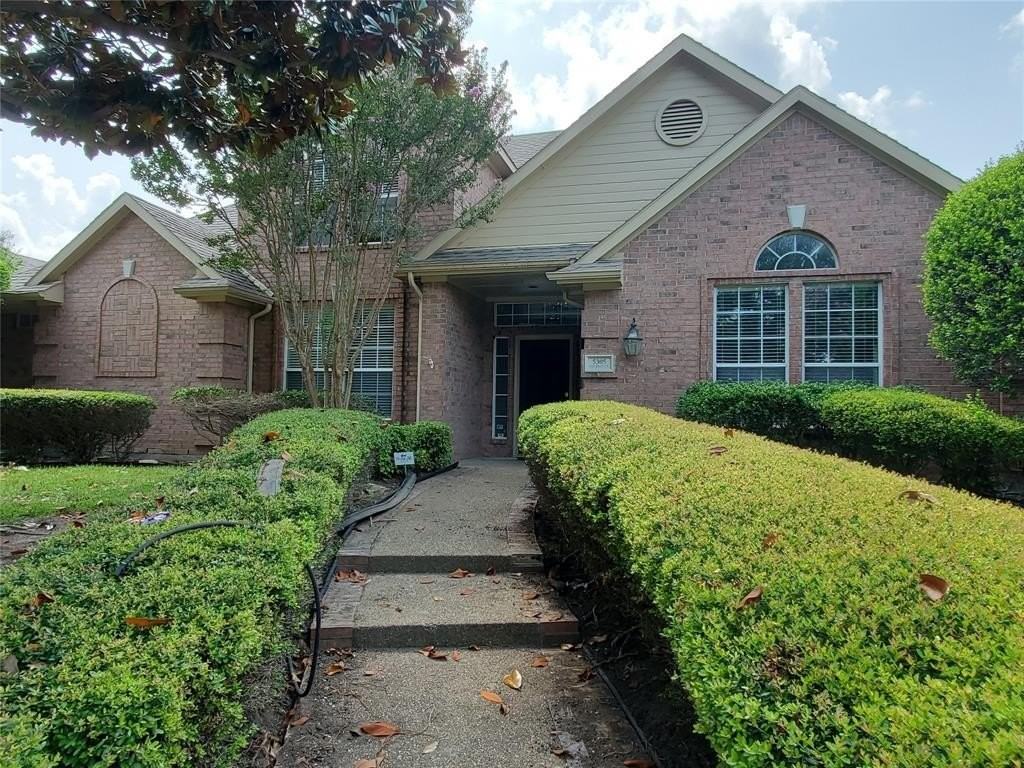 5305 Coachman Ct - Photo 6 of 40