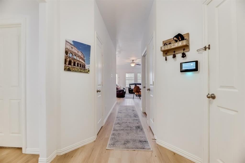 2404 Castle Creek Dr - Photo 3 of 27