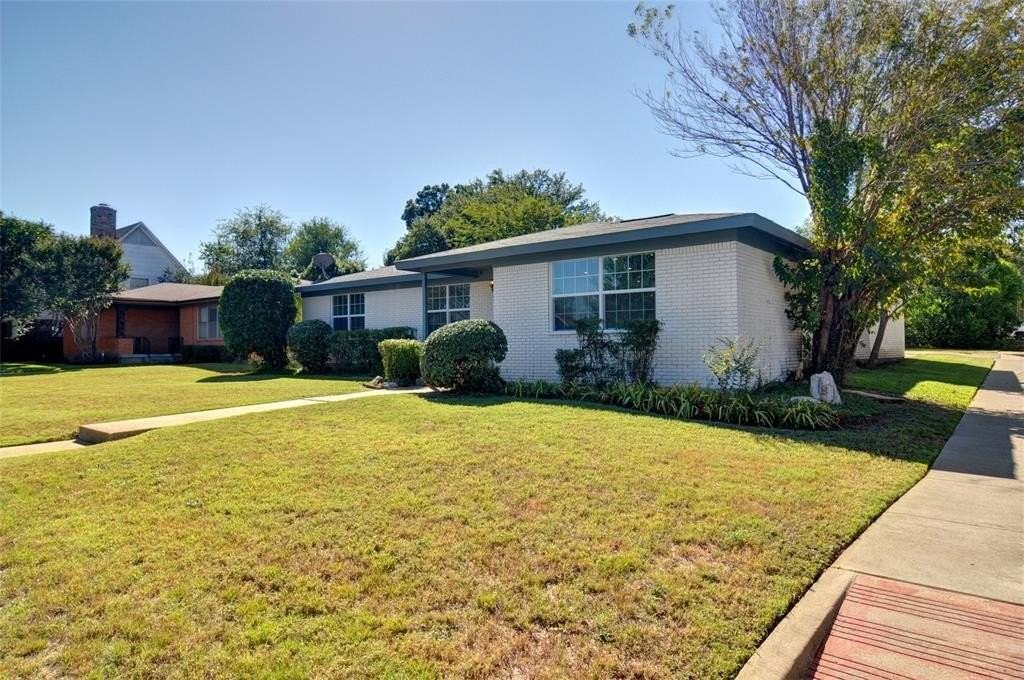 3700 Jeanette Dr - Photo 3 of 28