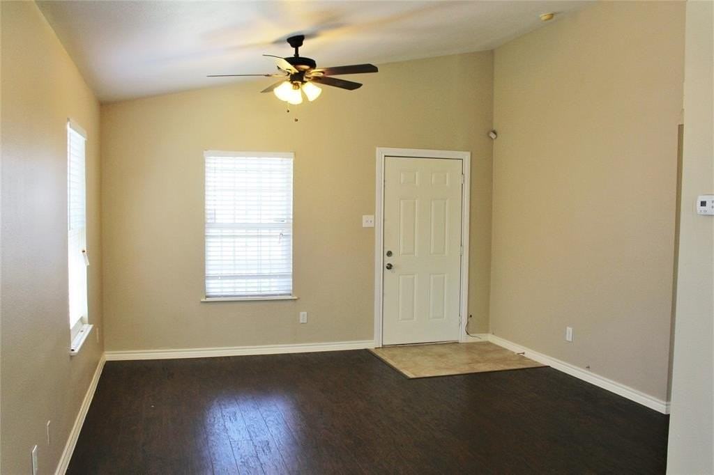 3522 Pinebrook Dr - Photo 3 of 11