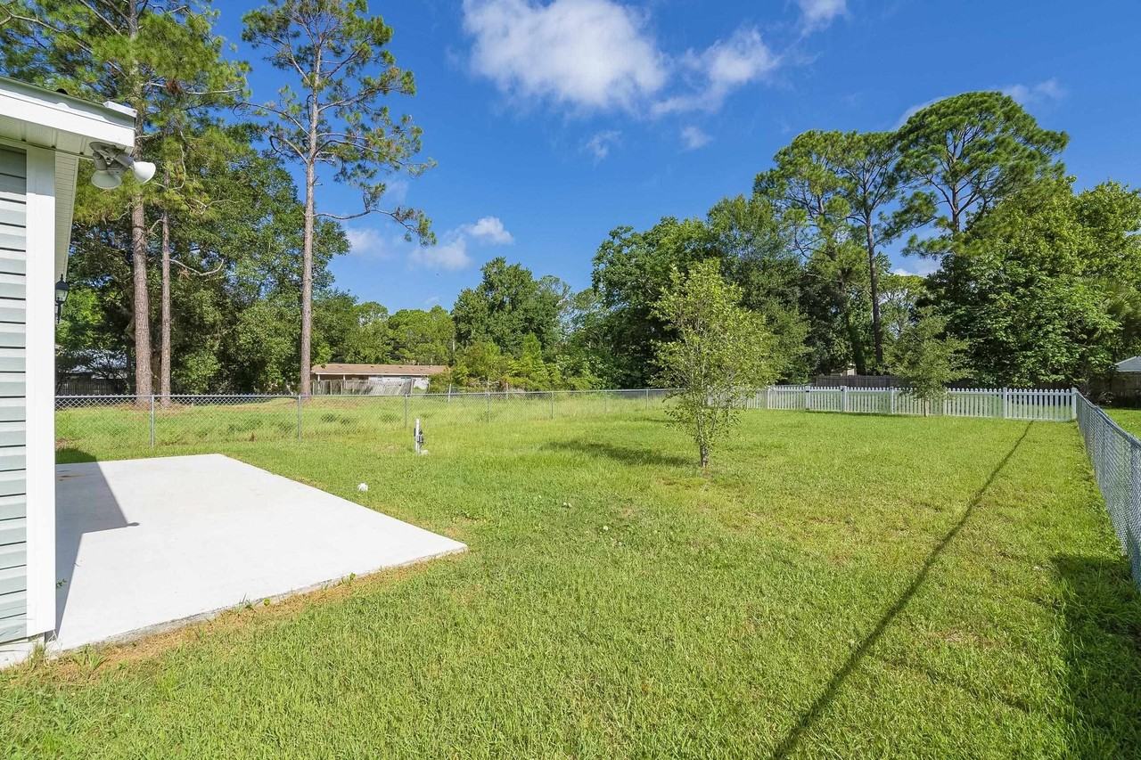 874 Ervin St - Photo 6 of 29