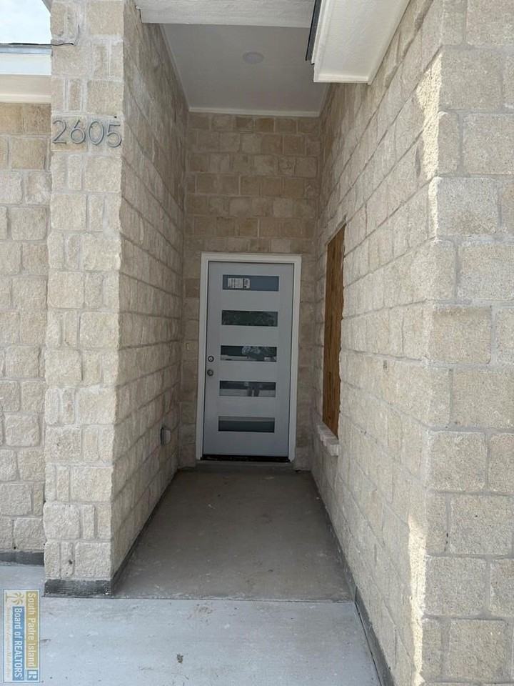 2605 Haverford Blvd - Photo 2 of 13