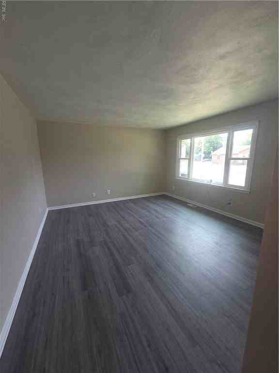 129 Elm Ave - Photo 4 of 8