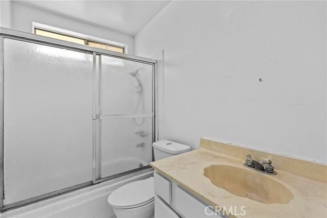 315 S Mistletoe Ave - Photo 3 of 5