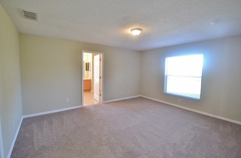 1075 Bluegrass Dr - Photo 3 of 6