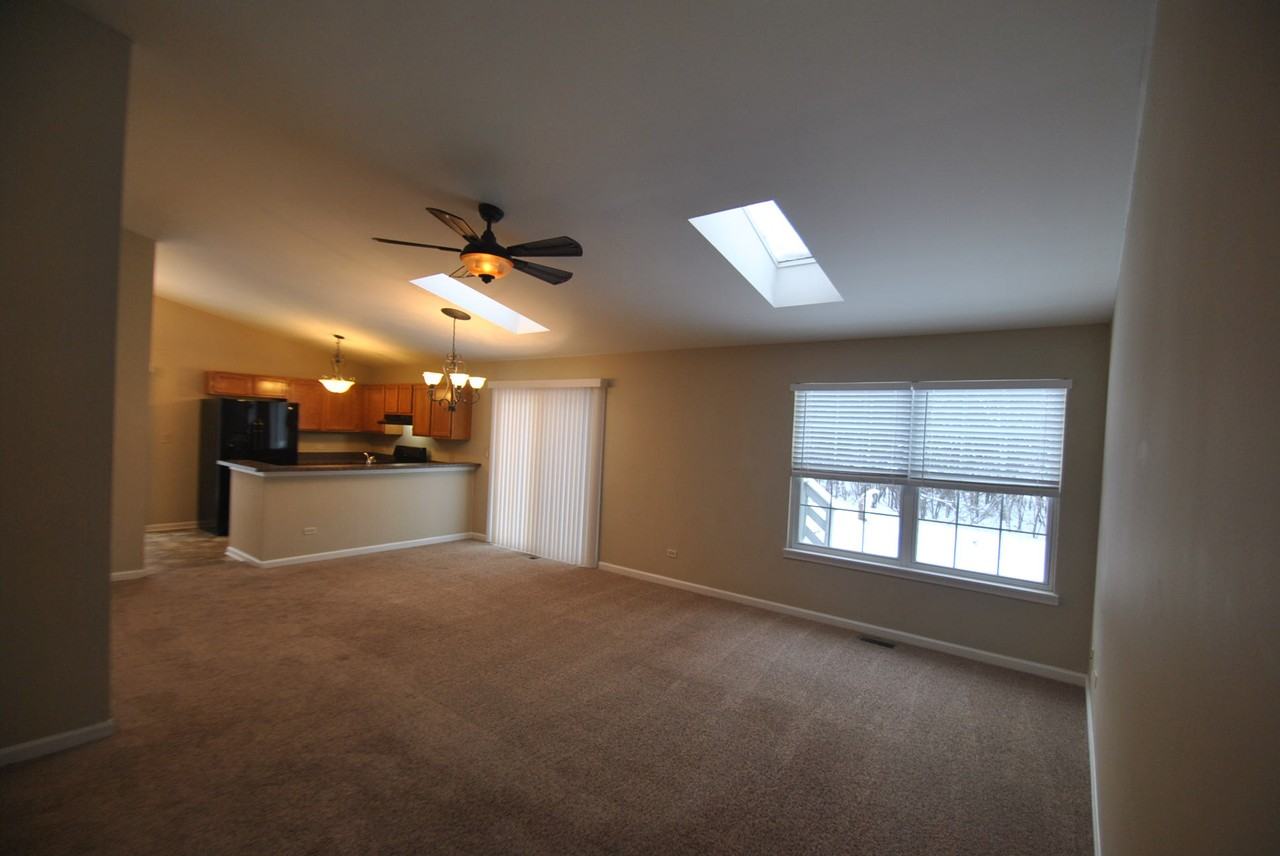 1122 Stratford Ct - Photo 2 of 21