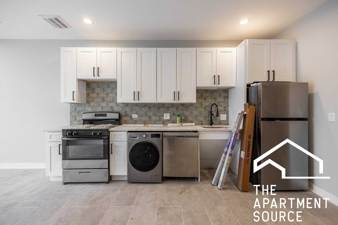 5416 W Belmont Ave #B - Photo 2 of 12