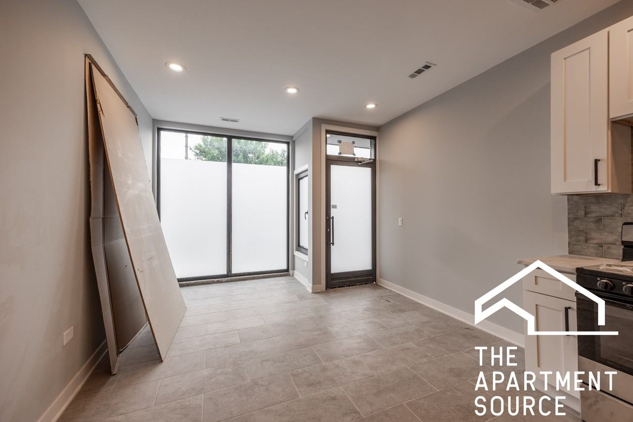 5416 W Belmont Ave #B - Photo 4 of 12