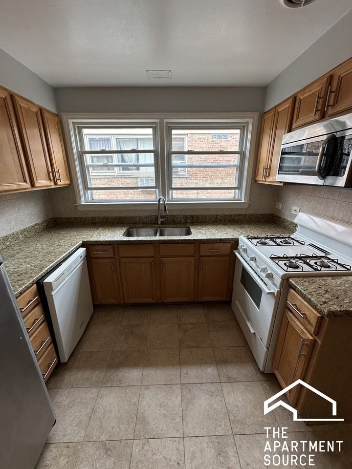 8221 Keating Ave #1S - Photo 3 of 13